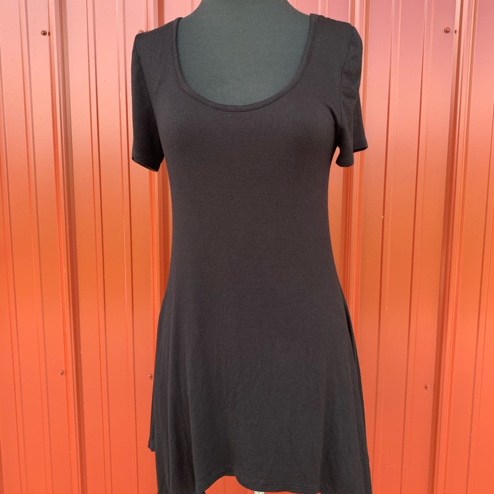 Zenna Outfitters black tunic